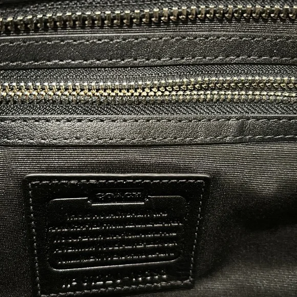 Women’s black leather coach handbag - Picture 6 of 10